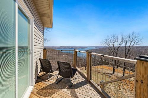 Lake Overlook-Gorgeous Beaver Lake Views-Game Room in Lost Bridge Village (AR)