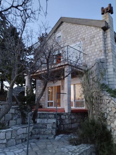 Cliff House in Rijeka Rezevici