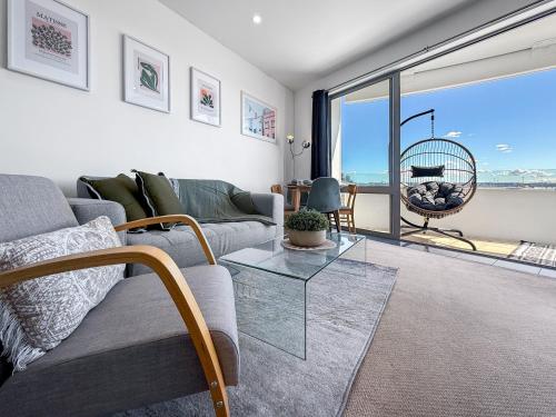 Le Mirage- Stylish, central apartment with pools, sauna, more, Auckland