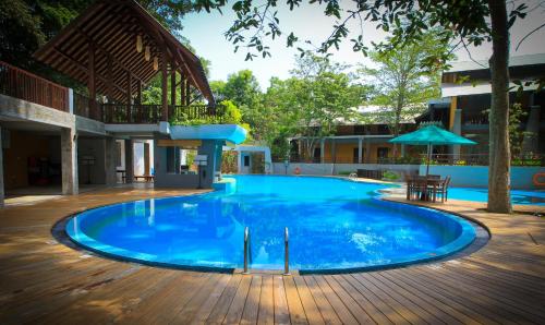 수영장, 그랜드 우다왈라위 사파리 리조트 (Grand Udawalawe Safari Resort) in 우다왈라위