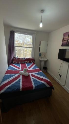 Saint James Backpackers - image 2