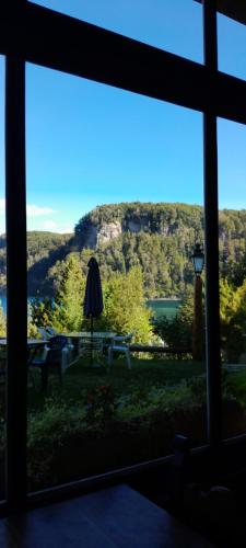 숙소 외관, Hotel Angostura in 푸에르토 안고스투라