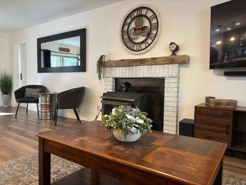 The Eagles Nest With Hot Tub