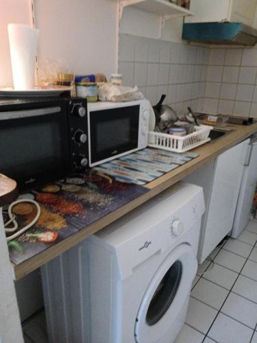 Kitchen, Comme A la Maison chez Domi Coquet T2 avec Jardin Accueil Chaleureux in Rangueil