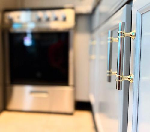 ห้องครัว, เอเธนส์ โฮเทล สวีท (Athens Hotel Suites) near ศูนย์ประชุมจอร์จ อาร์ บราวน์