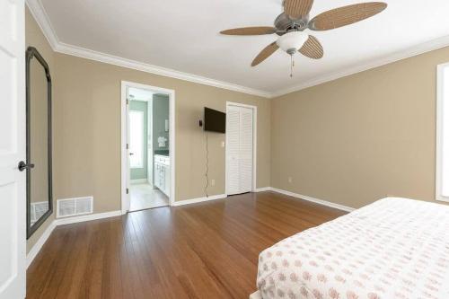 Enjoy Beautiful Ormond Beach 4BR Apt WiFi & Pool Enjoy Beautiful Ormond Beach 4BR Apt WiFi & Pool