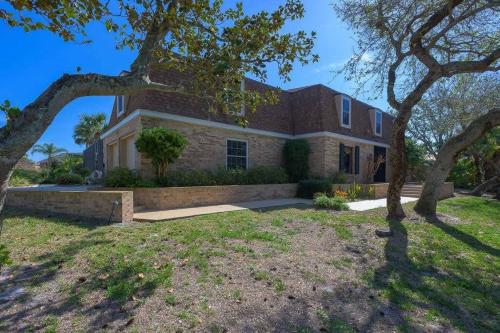 Enjoy Beautiful Ormond Beach 4BR Apt WiFi & Pool Enjoy Beautiful Ormond Beach 4BR Apt WiFi & Pool