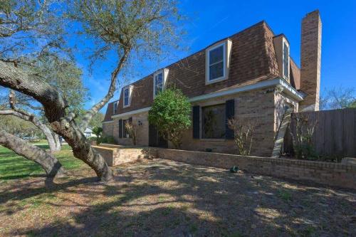 Enjoy Beautiful Ormond Beach 4BR Apt WiFi & Pool Enjoy Beautiful Ormond Beach 4BR Apt WiFi & Pool