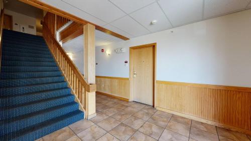 Western Executive Inn - image 3
