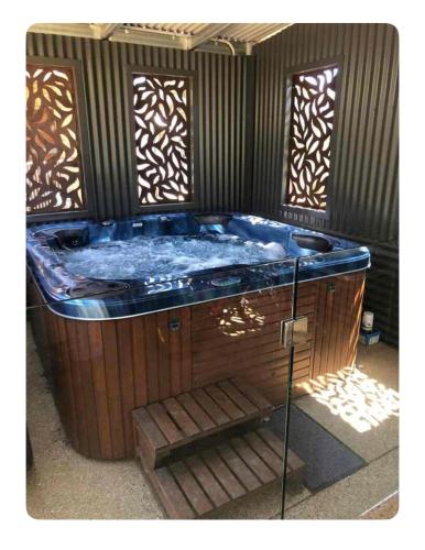 Exterior view of Semi-private half house with games room & outdoor jacuzzi in Maiden Gully, Bendigo