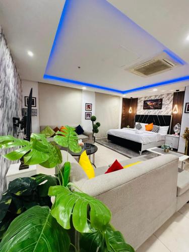 Stylish Luxury Apartments in Gold Crest With Shopping Mall by HBA - image 14