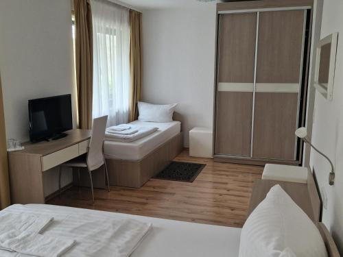 Chambre triple, vue sur la montagne