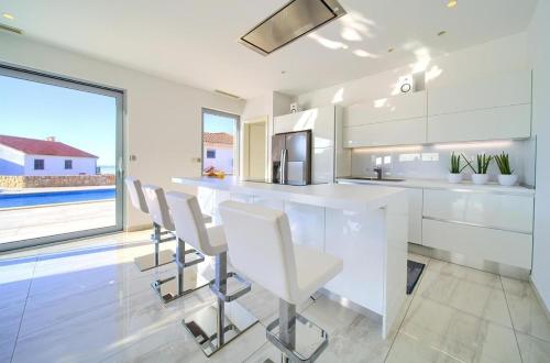 Three-Bedroom Villa with Sea View image 10