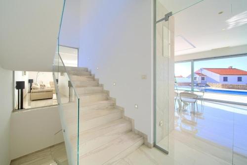 Three-Bedroom Villa with Sea View image 3