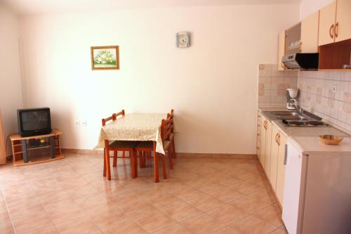 Standard Apartment image 10