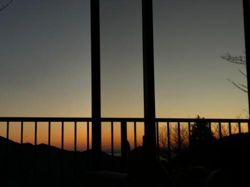 Hakone Hot Spring, BBQ, 165 Private House with a View of the Sunrise, All to Yourself!箱根温泉BBQ日の出を望む貸切邸宅贅沢を独り占め Hakone Hot Spring, BBQ, 165 Private House with a View of the Sunrise, All to Yourself!箱根温泉BBQ日の出を望む貸切邸宅贅沢を独り占め