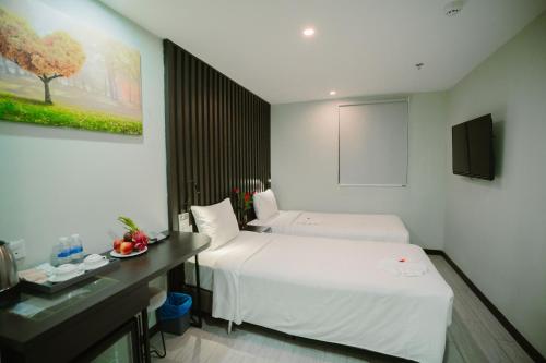 Superior Twin Room image 10