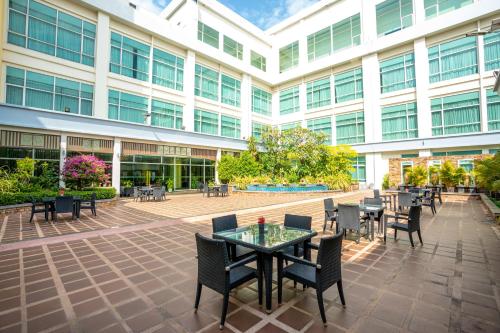 Facilities, Dara Airport Hotel in Sangkat Tuek Thla