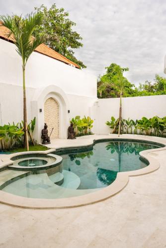 Maison Captier - 2BR Private Pool Villa by OriVista
