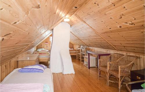 Pet Friendly Home In Ryd With Kitchen in Alšulta