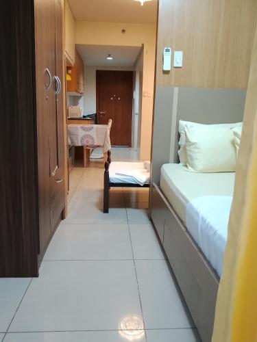 232D pool view with big balcony, Manila