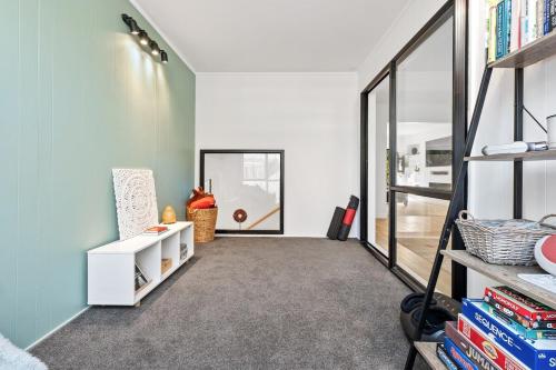 Forest Retreat with pool table & 10min to wineries, Auckland (Foto 6)