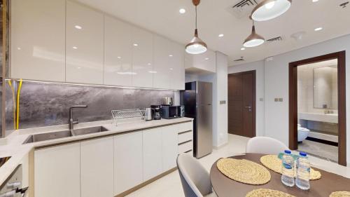 FAM Living -Modern 1-Bedroom Apartment in Nobles Tower Near Downtown, Dubái (foto 8)