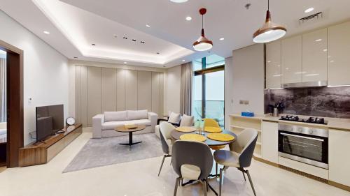 FAM Living -Modern 1-Bedroom Apartment in Nobles Tower Near Downtown, Dubái (foto 7)