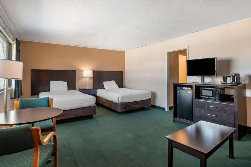 2 double beds, 1 sofa bed