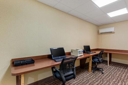 Comfort Inn & Suites Dover - image 6