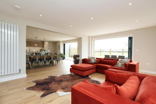 The Gathering Barn Sleeps 12 & Hot Tub Perfect for Large Families, Birthdays and Gatherings, Rural Location in Herefordshire, Close to Ross on wye, Hay on Wye and Monmouth gîte à louer Llanrothal