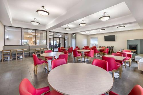 Comfort Suites Redmond Airport - image 9