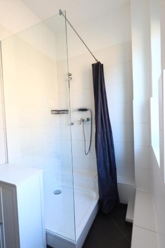 3BR - City Apartments - Kitchen - 10 min to ICE, Siegburg (fotografie 9)