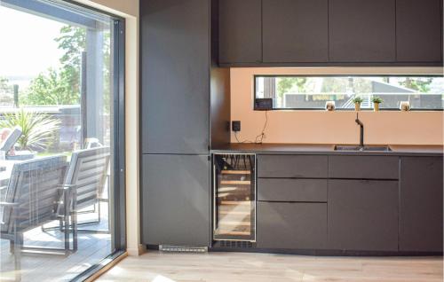 Konyha, Beautiful Home In Brevik With Sauna in Langesund