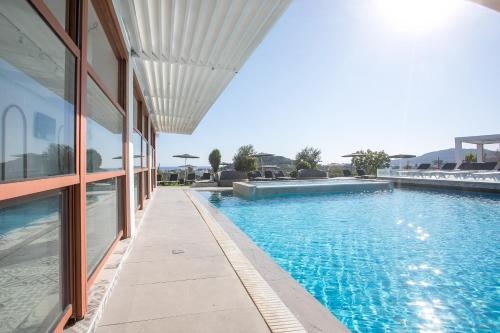 Hillside Studios & Apartments - image 14