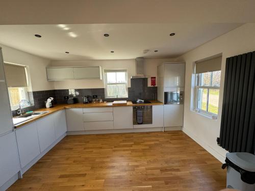 virtuve, 3 Bed house near Tenby with Hot Tub in Carew
