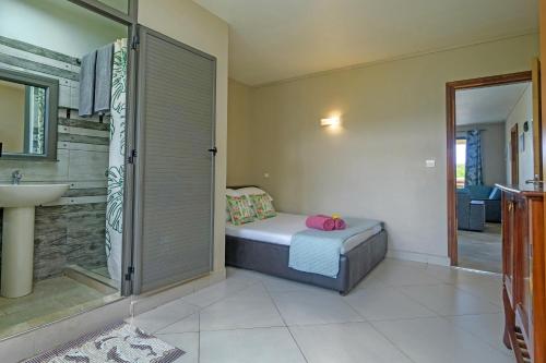 Villa Les Cocotiers by Oceanaxe Holidays