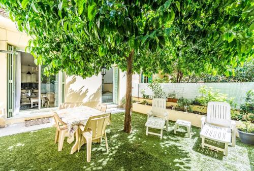la palais osiris Nice centre jardin wifi clim parking, Nicea