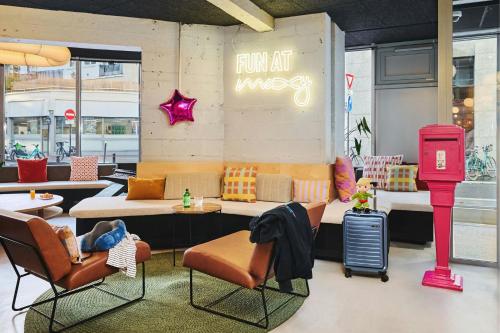 Moxy Paris Bastille - image 8