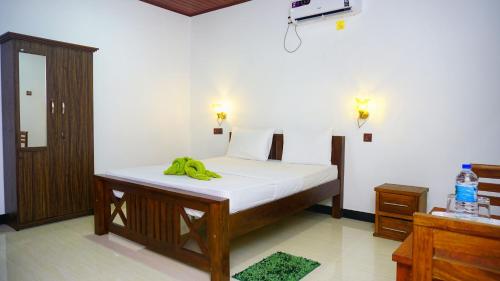 1 king bed, 1 double bed