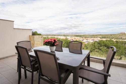 Apartment with Sea View image 9