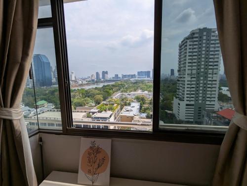 Spacious High Floor | Nana BTS | ★ Skyline Views ★ - image 14