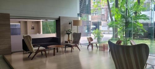 Spacious High Floor | Nana BTS | ★ Skyline Views ★ - image 9