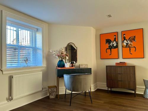 Bespoke one bed apartment by Sefton Park Sleeps 4, Liverpool (photo 8)