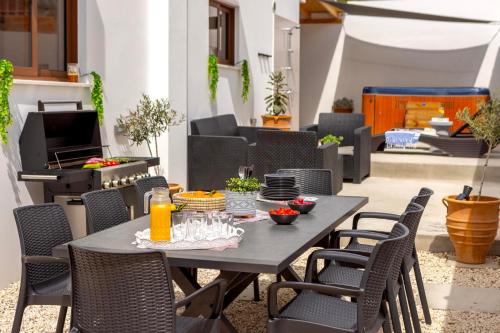 SEVIS SUITES 3