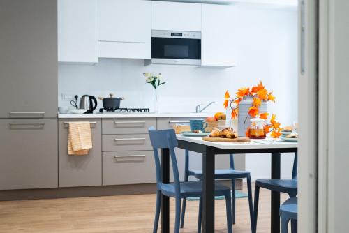 One-Bedroom Apartment image 10