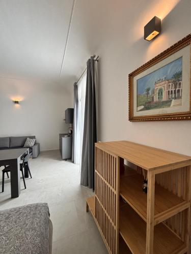 Historic Palazzo - Apartments & Rooms with Private Bathroom, Palermo (foto 9)