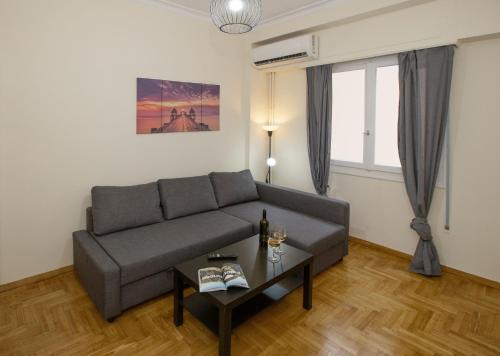 Modern Rental with Cozy Charm by GHH, Athen