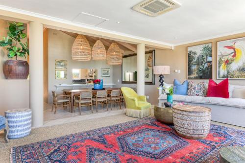 Camps Bay Glen Authentic Villa - image 8