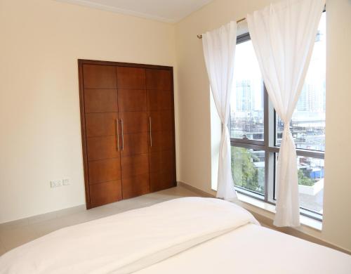 Luxury Two Bedroom Apt Facing Burj Khalifa, Dubai (Foto 10)